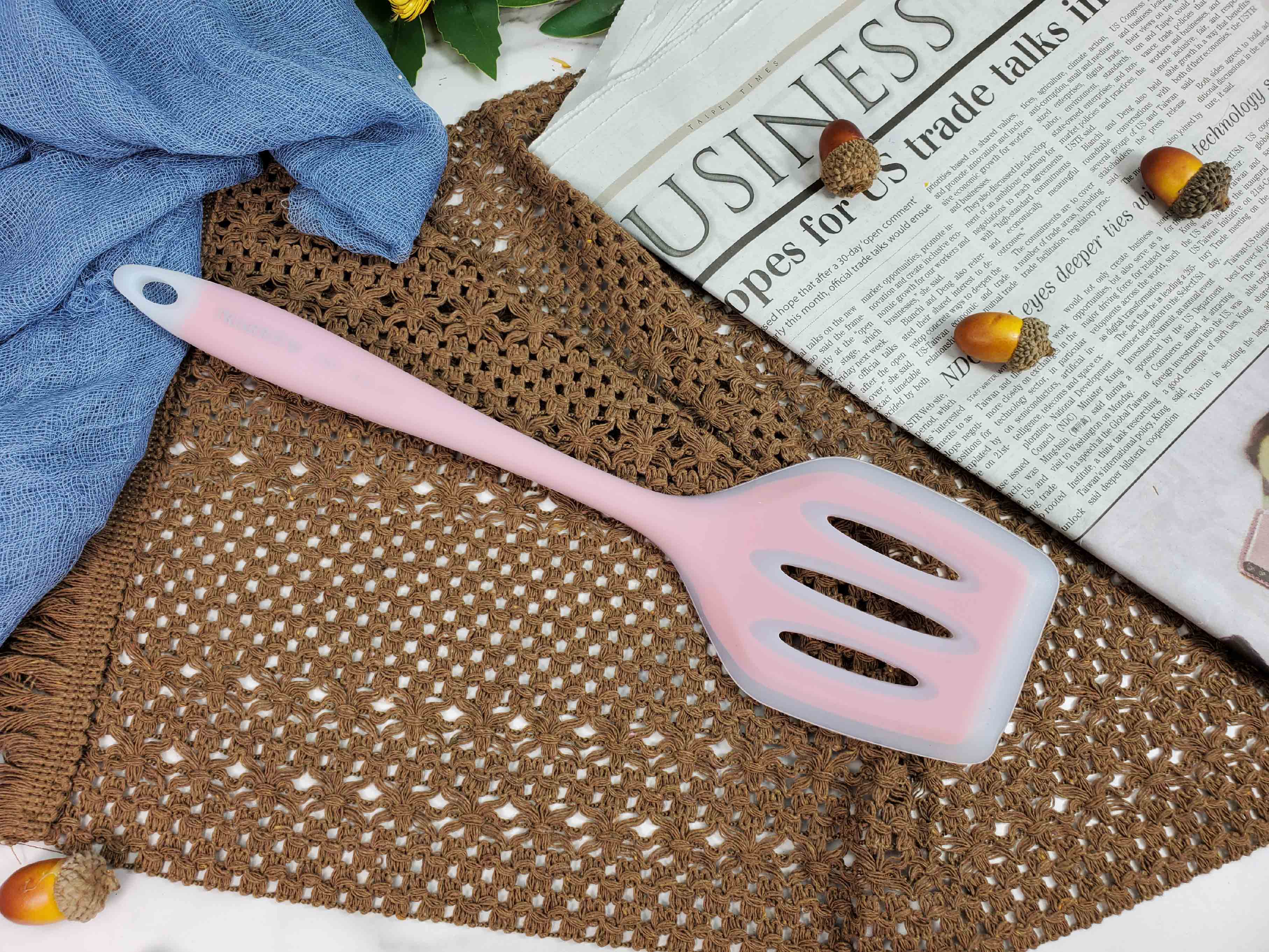 Silicone cooking slotted shovel