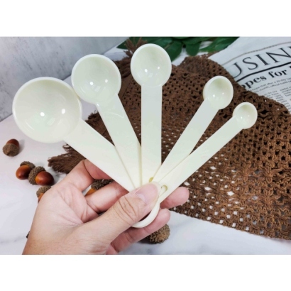 Plastic Measuring Spoons Set