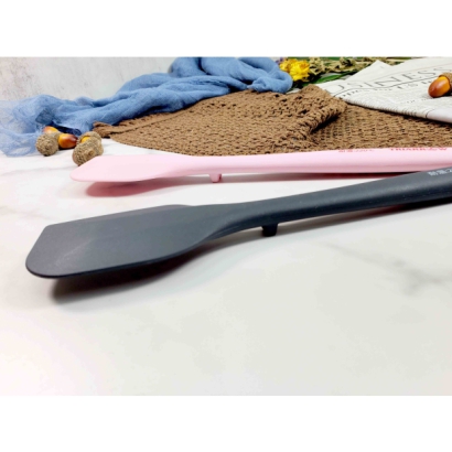 Silicone Spatula With Integrated Tool Rest 