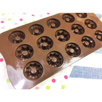 15-Cavity Cake Shaped Chocolate Silicone Mold