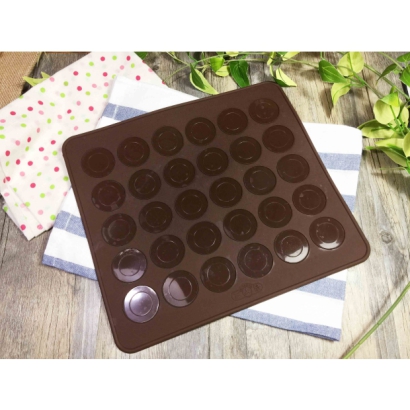 30 Capacity Macaron Silicone Mat