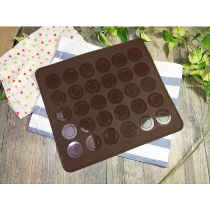 30 Capacity Macaron Silicone Mat