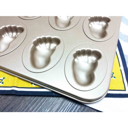 12-Cavity Nonstick footprinted Baking Pan