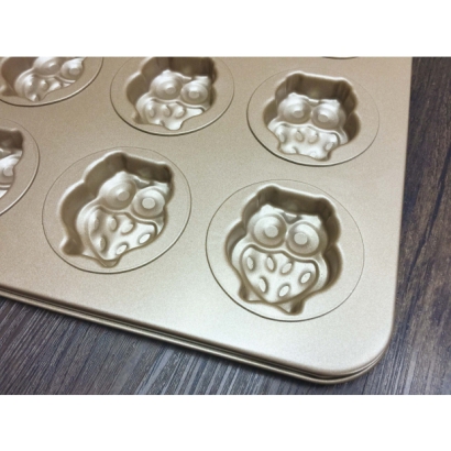 12-Cavity Nonstick Owl Shaped Baking Pan