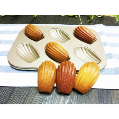 6-Cavity Nonstick Madeleine Baking Pan