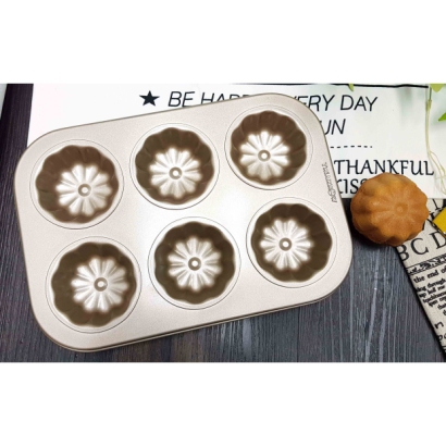 6-Cavity Nonstick Flower Shaped Baking Pan