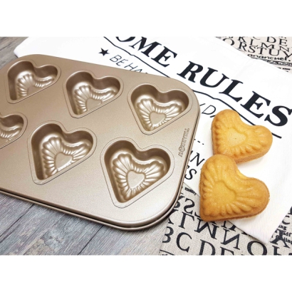 6-Cavity Nonstick Heart Shaped Baking Pan