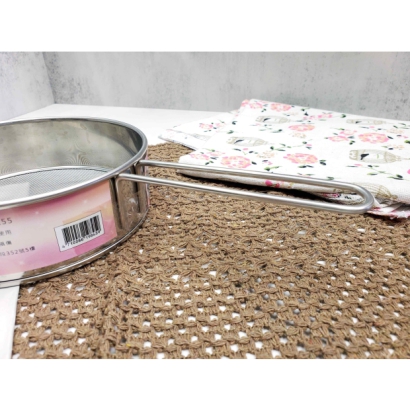 Stainless Steel Mesh Flour Sifter With Handle